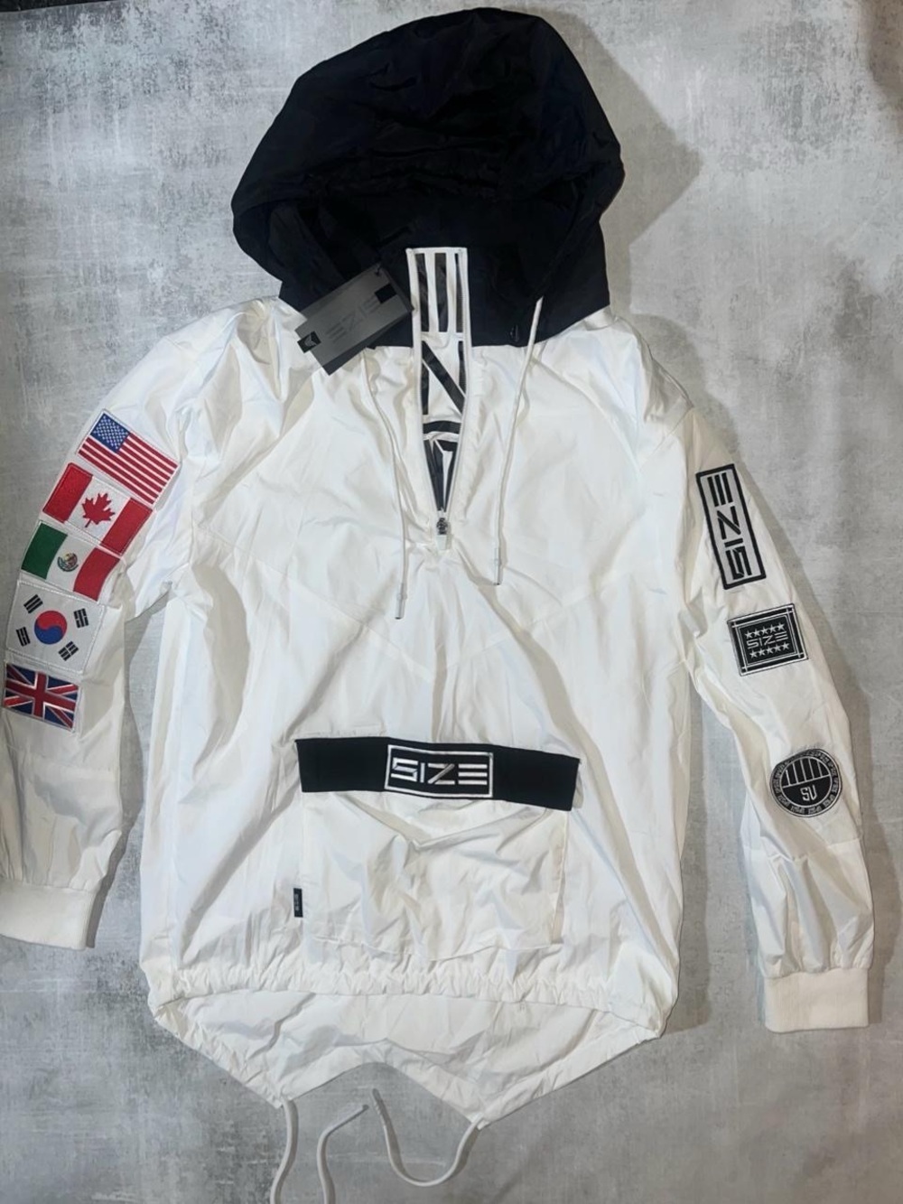New With Tags RARE Size Up Apparel White Worldwide anorak windbreaker jacket